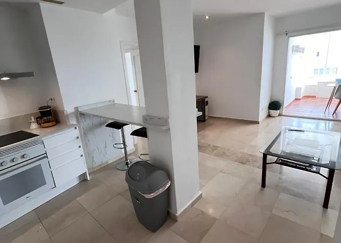 Modern, Location 2 Bedroom, Sea View 에스테포나