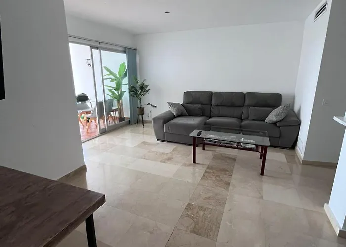 Modern, Location 2 Bedroom, Sea View 에스테포나