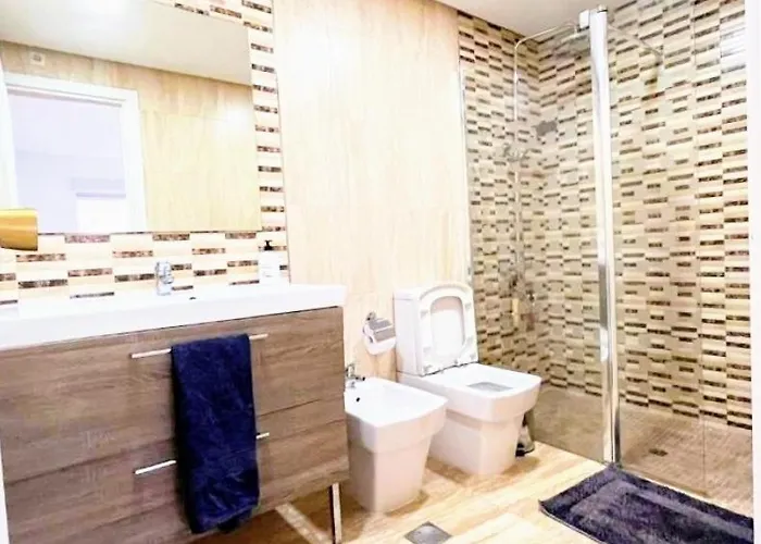 Modern, Location 2 Bedroom, Sea View 아파트 에스테포나