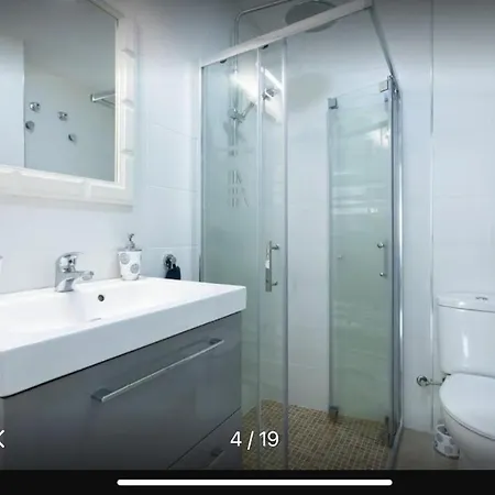 2 Bedroom 8th Floor Puerto Apartment