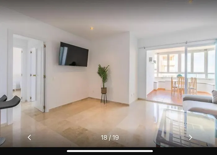 Modern, Location 2 Bedroom, Sea View Appartement *